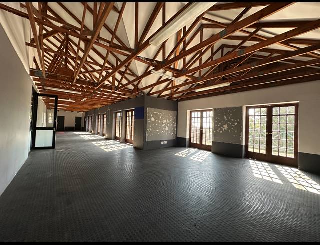 186M² OFFICE TO LET IN PARKMORE